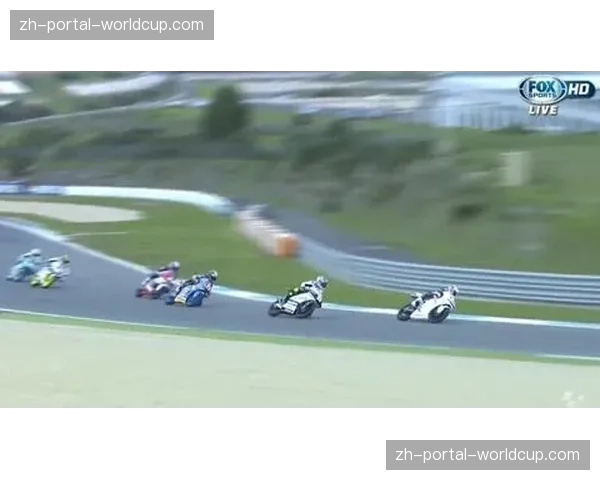 MotoGP阿根廷站,多位车手因极端天气条件滑出赛道